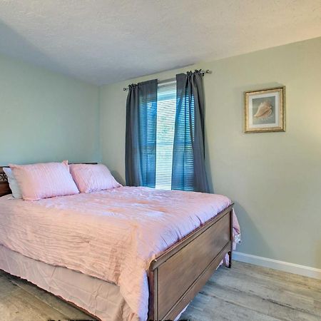 Updated Plymouth Home Less Than 2 Miles To Waterfront! Exterior photo