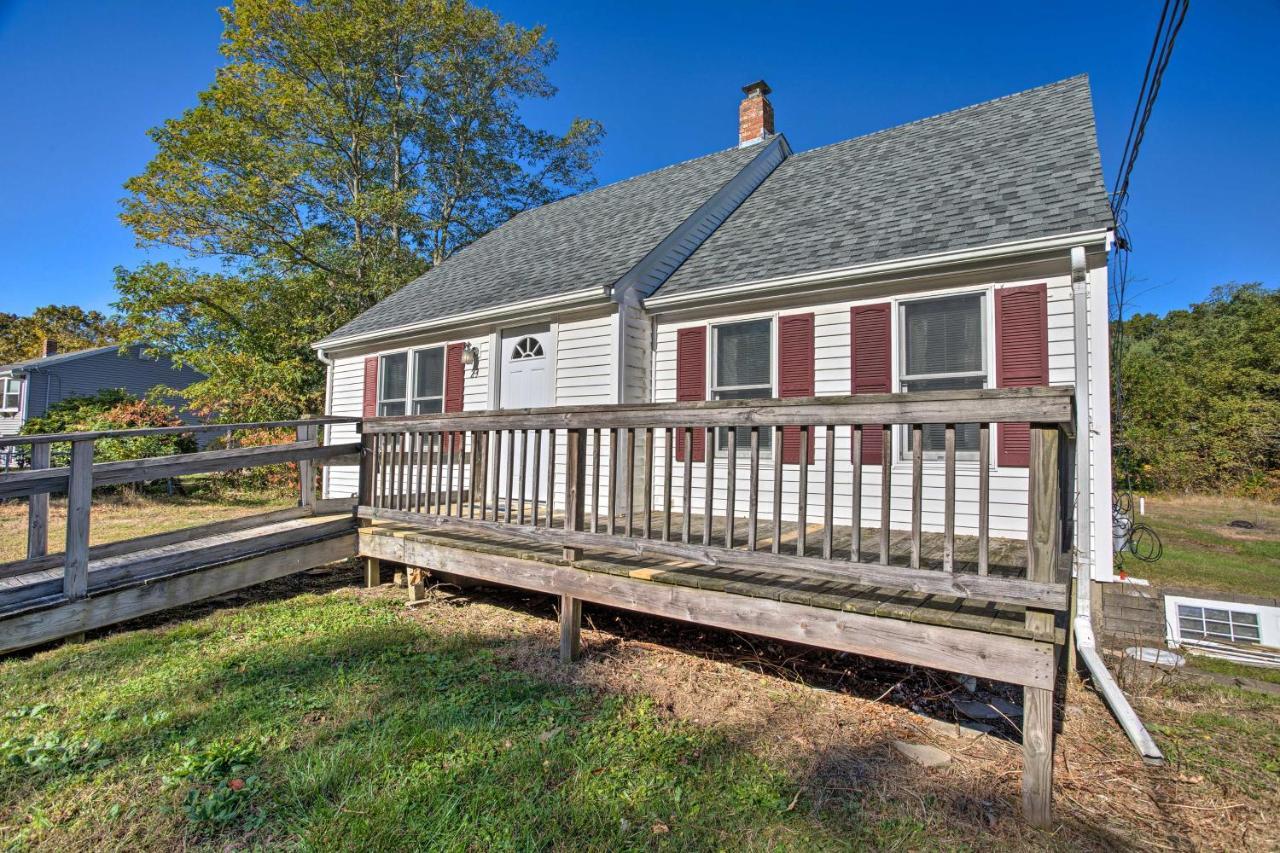 Updated Plymouth Home Less Than 2 Miles To Waterfront! Exterior photo